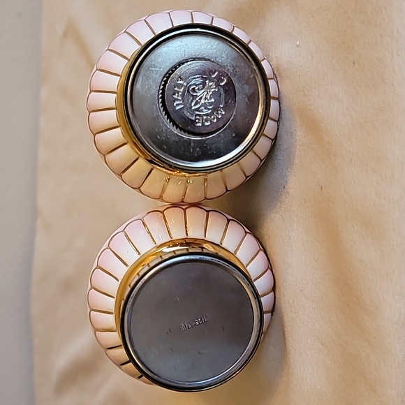 Capodimonte Vintage Porcelain And Brass Salt Shaker And Pepper Grinder NIB NEW - Picture 8 of 10